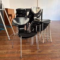 Stoelen uit theaterstudio ca. 30