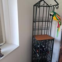 Wijnrek voor 32 flessen en plateau voor karaffen