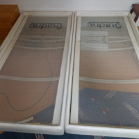2 aupingbedden met verstelbare bodem