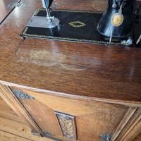 Singer naaimachine in kastje