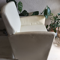 4 Eetkamerstoelen op wielen 