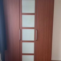 2 zeer nette kleding/ linnenkasten