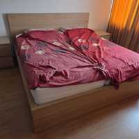 Tweepersoons bedframe met nachtkastjes