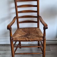 klassieke houten stoel