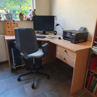Hoekbureau met lades