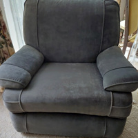 2 relaxfauteuils met uitklapbaar voetendeel