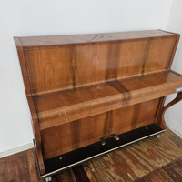 Goede gebruikte piano onlangs gestemd 