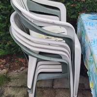 Eenvoudige tuinstoelen