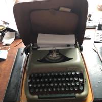 Typemachine manueel in koffer