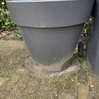Grote grijze Elho pot met inhoud ( aarde en hydrokorrels