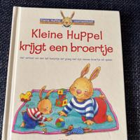 Kleine Huppel krijgt een broertje.