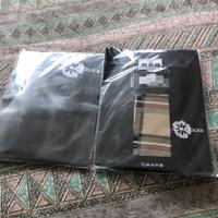 2 stuks nieuwe panty in verpakking mooie ruit