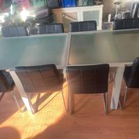 Te koop eettafel en 8 stoelen 