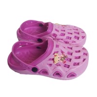 Crocs verticaal pink fuchsia met meisje 34