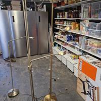 Staande lamp uplight met leeslamp.  Beide voorzien van dimmers