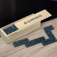 Klassieke Domino spel in houten doos bordspel