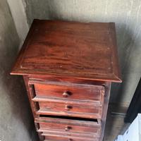 Smal 6 laden kastje. 