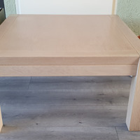 Zware houten bijzettafel