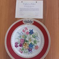 7 Porseleinen wandborden met thema bloemen en certificaat