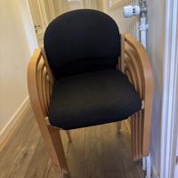 Stoelen met stoffe zitting (gratis!) 