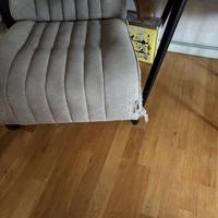 Grijs met stof beklede fauteuil