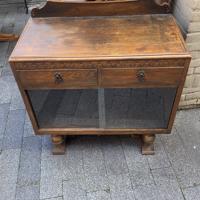 Gangkast. Kleine kast. Kastje. Dressoir.