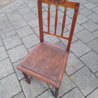 Antieke houten stoel