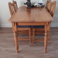 Eettafel voor 4 personen