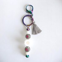 Sleutelhanger - tashanger metallic roze zilver met bloemetje