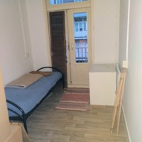 1- persoons donker grijs stalen Auping bed. Matras (maat) 80 cm breed x 195