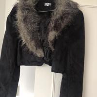 mooi NIEUW kort jasje zwart met mooie kraag