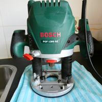 Electrische freesmachine van Bosch 1200 POF AE