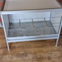 3 x aluminium/trespa kweekkooien met onderstel .