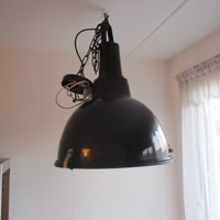 Hanglamp voor boven de Eettafel.
