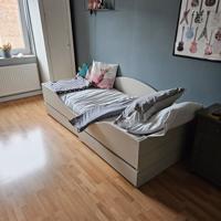 Eenpersoonsbed hout met 2 lades