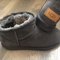 Uggs ultra mini maat 36