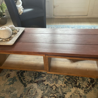 Salontafel eiken met verrijdbare kastjes eronder