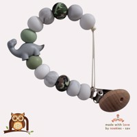 nr 17 noekies Speenkoord Dino langnek camouflage grijs khaki