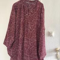 leuke nieuwe blouse maat 40--42 kleur wijnrood met witte  st