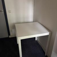 Gratis Witte eettafel/bureautafel (IKEA VIHALS)