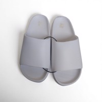 Heren slippers effen wit 42