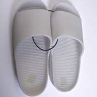 Heren slippers effen wit 43