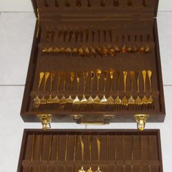 Bronzen bestek in kist (nooit gebruikt)