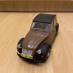 Speelgoed auto bruin 