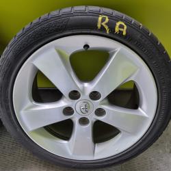 17 inch originele velgen & winterbanden Toyota Auris E15