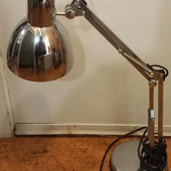 Bureaulamp van chroom.