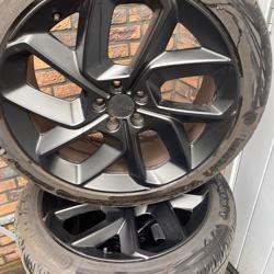 Lynk en co Volvo XC40 LM Zwart zomerbanden set 235/45/20 