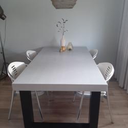 Robuuste eetkamer tafel