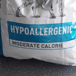 Royal canin hypoallergenic moderate calorie 