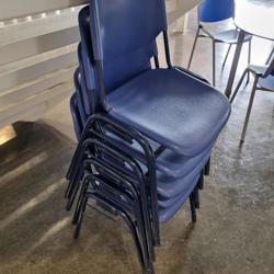 20 Stapelbare stoelen